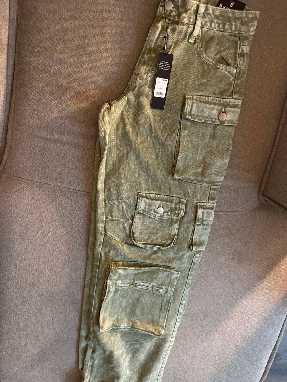 Woman fashionNOVA Olive Green Cargo Pants - Classic Utility Style